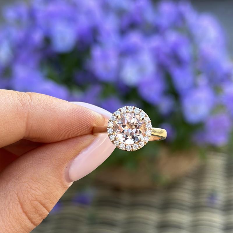 14 Karat Guld Ring Fra Henrik ørsnes Design Med 20 Carat Morganit Og Diamanter 027 Carat Wsi